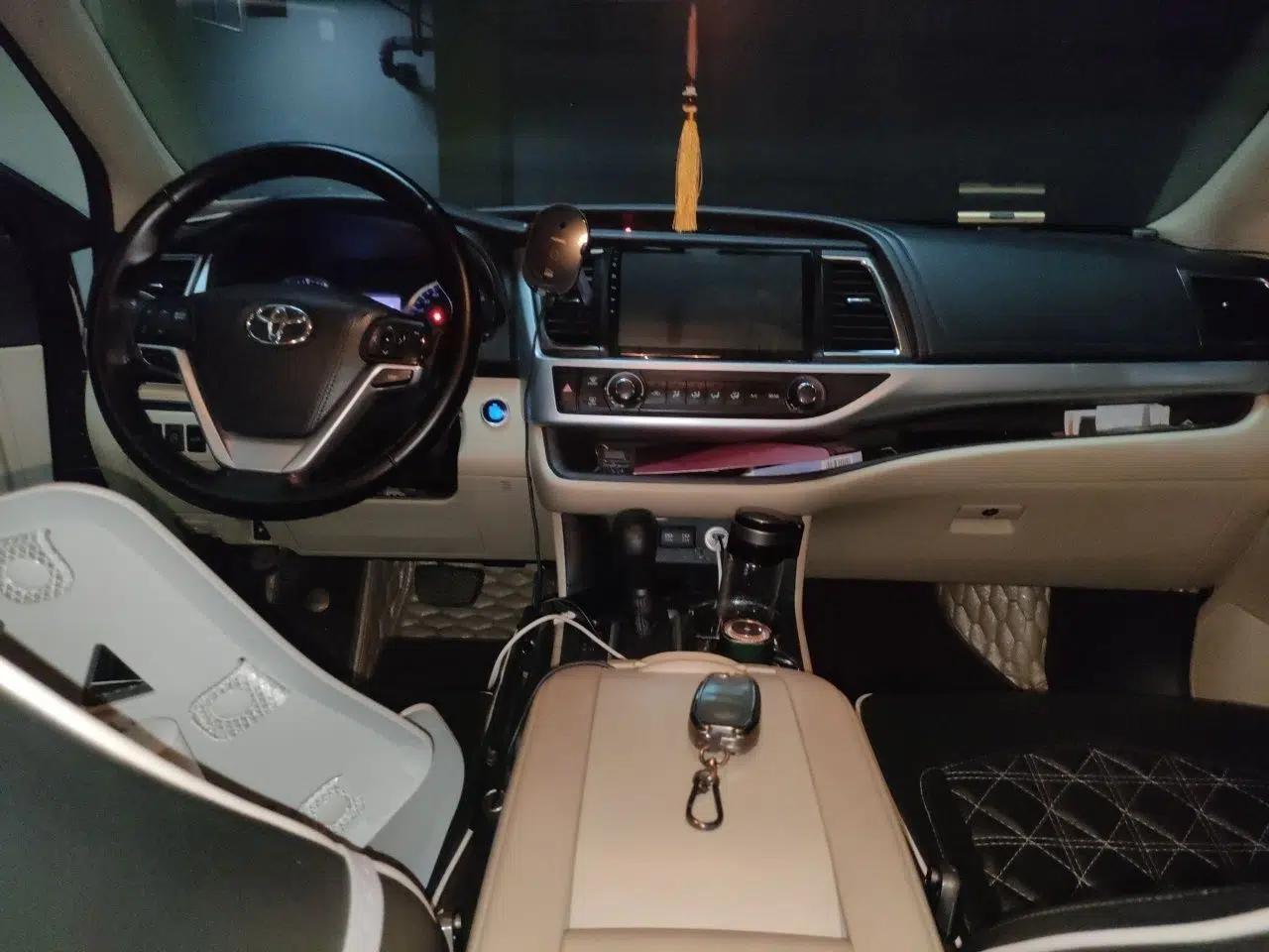 Toyota Highlander 2018 2.0T Four-Wheel Drive Elite Edition 7 Seats China VI Standard — миниатюра 9