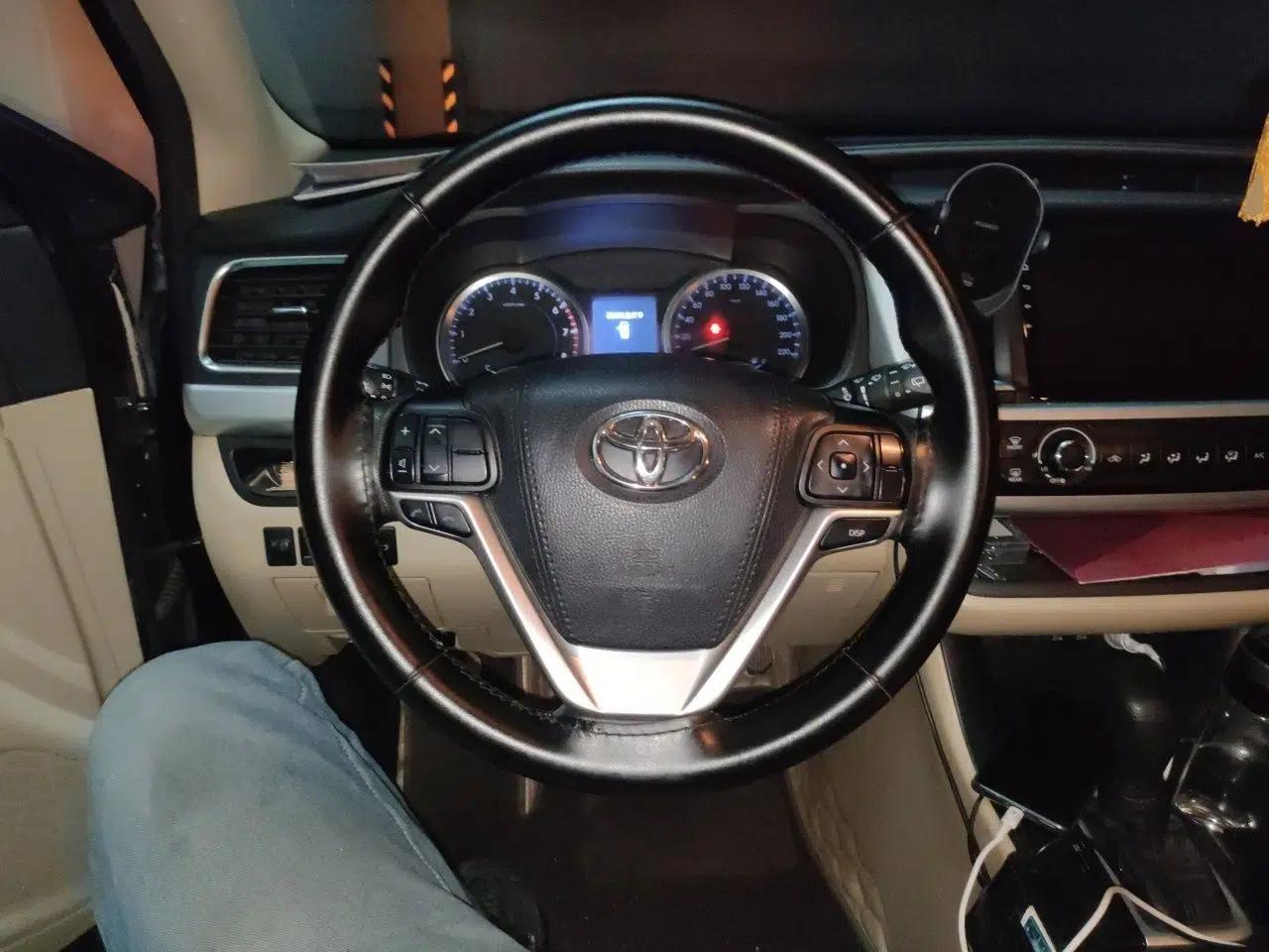 Toyota Highlander 2018 2.0T Four-Wheel Drive Elite Edition 7 Seats China VI Standard — миниатюра 10