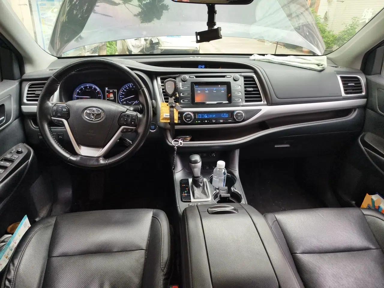 Toyota Highlander 2018 2.0T Four-Wheel Drive Luxury Edition 7 Seats China V Emission Standard — миниатюра 9