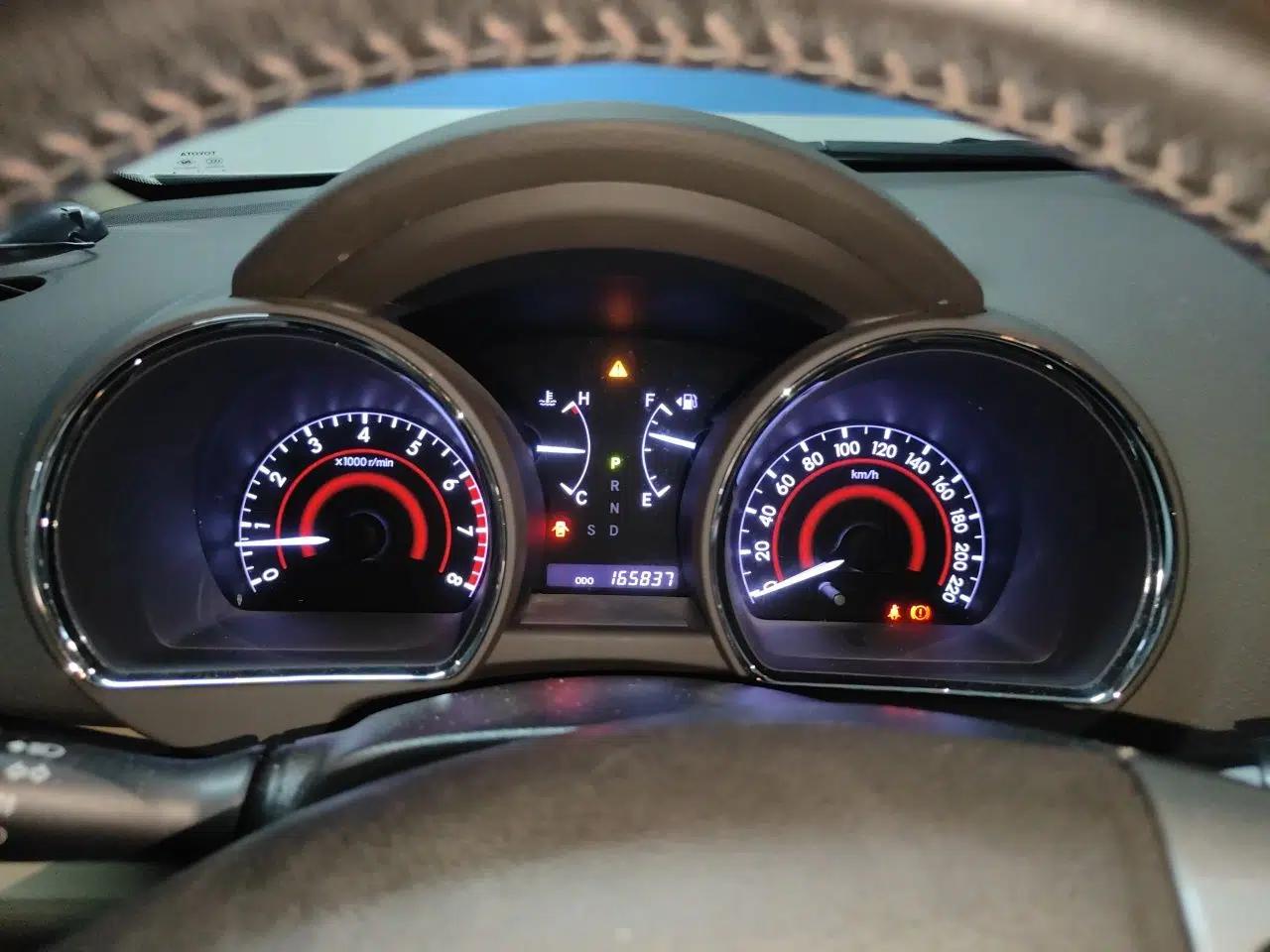 Toyota Highlander 2012 2.7L Two-Wheel Drive 7-Seater Luxury Edition — миниатюра 11