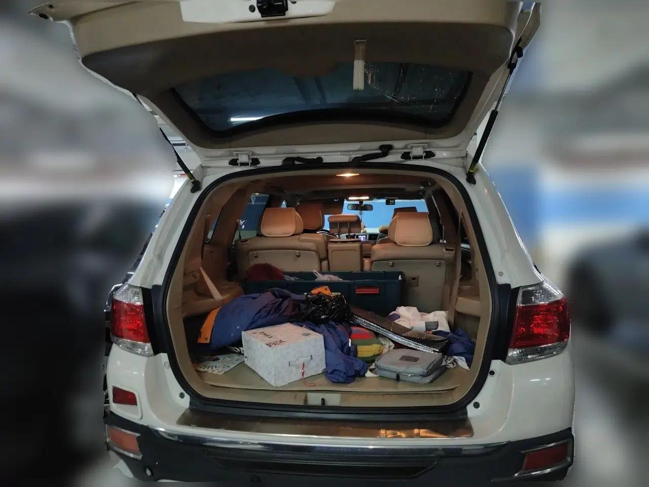 Toyota Highlander 2012 2.7L Two-Wheel Drive 7-Seater Luxury Edition — миниатюра 19