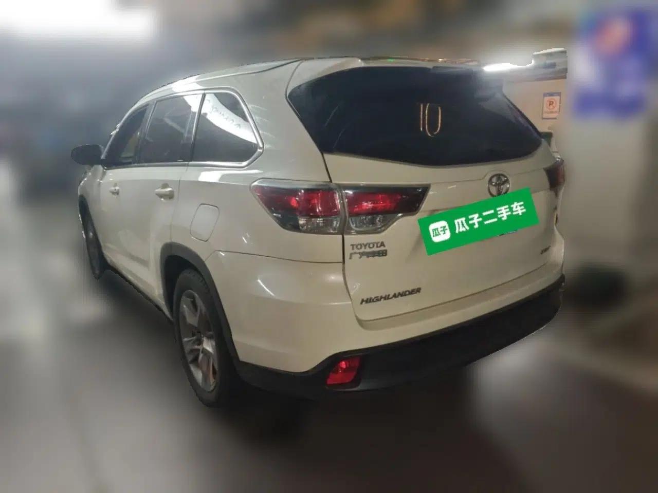 Toyota Highlander 2015 2.0T Two-Wheel Drive Luxury Edition 7 Seats — миниатюра 4