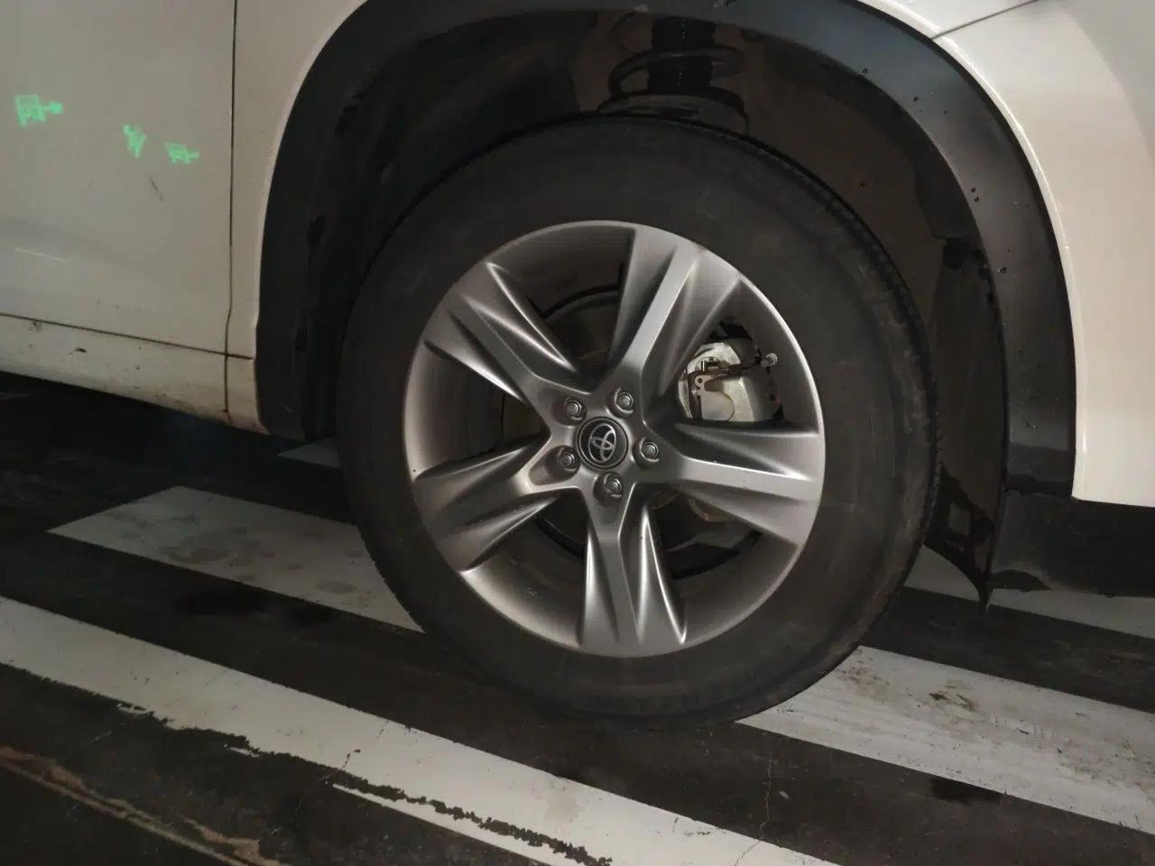 Toyota Highlander 2015 2.0T Two-Wheel Drive Luxury Edition 7 Seats — миниатюра 8