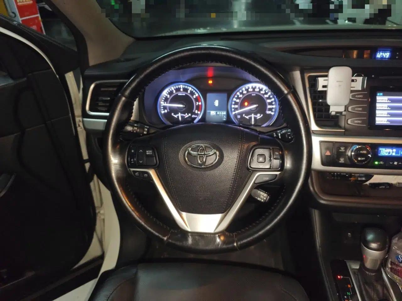 Toyota Highlander 2015 2.0T Two-Wheel Drive Luxury Edition 7 Seats — миниатюра 10