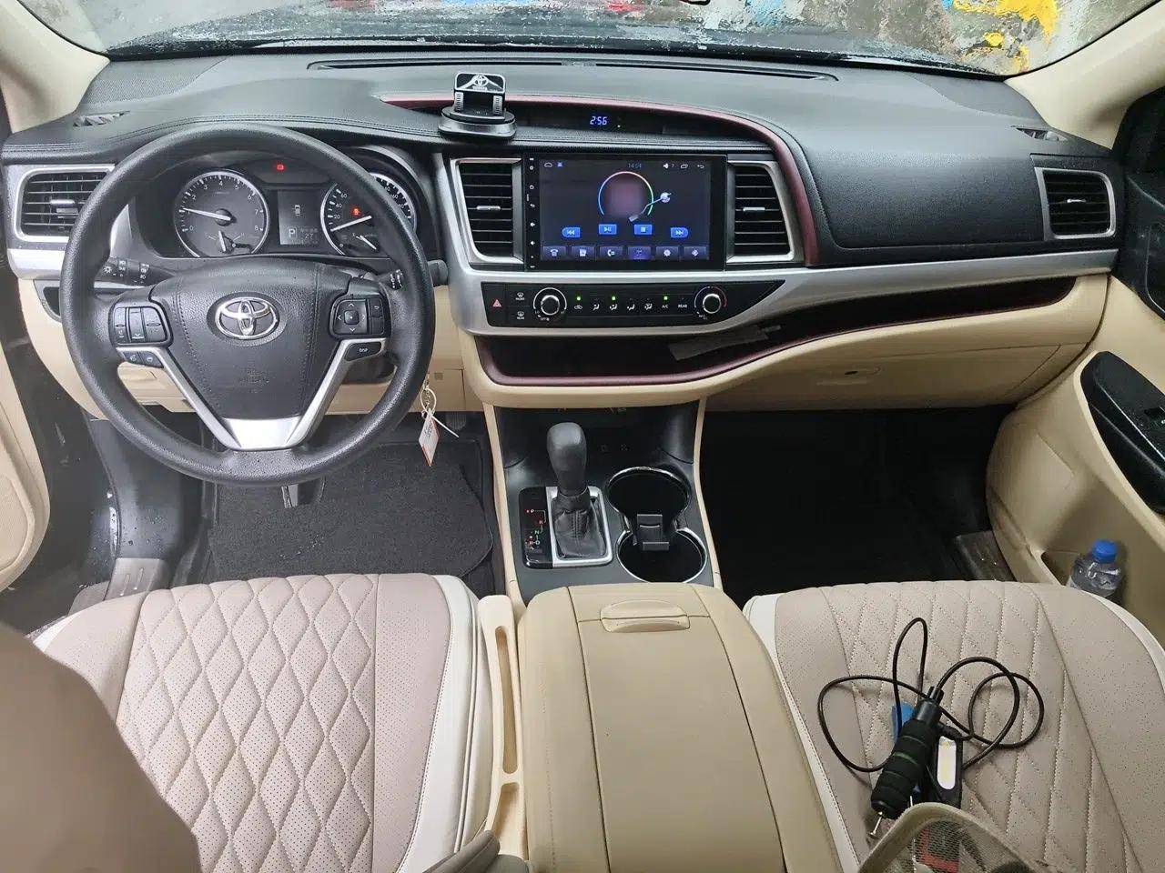 Toyota Highlander 2015 2.0T Four-Wheel Drive Elite Edition 7-Seater — миниатюра 9
