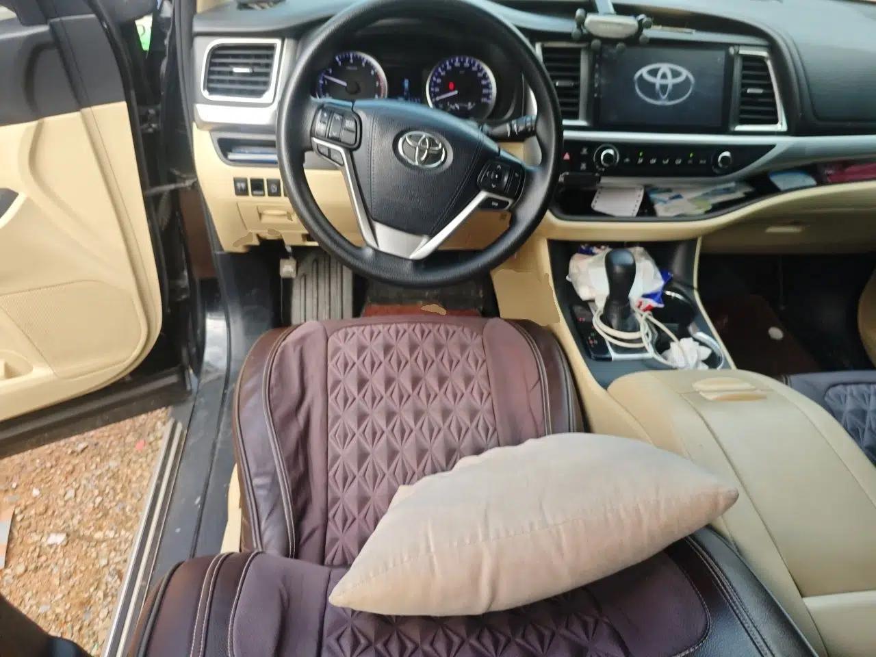 Toyota Highlander 2018 2.0T Four-Wheel Drive Elite Edition 7 Seats China V Standard — миниатюра 10