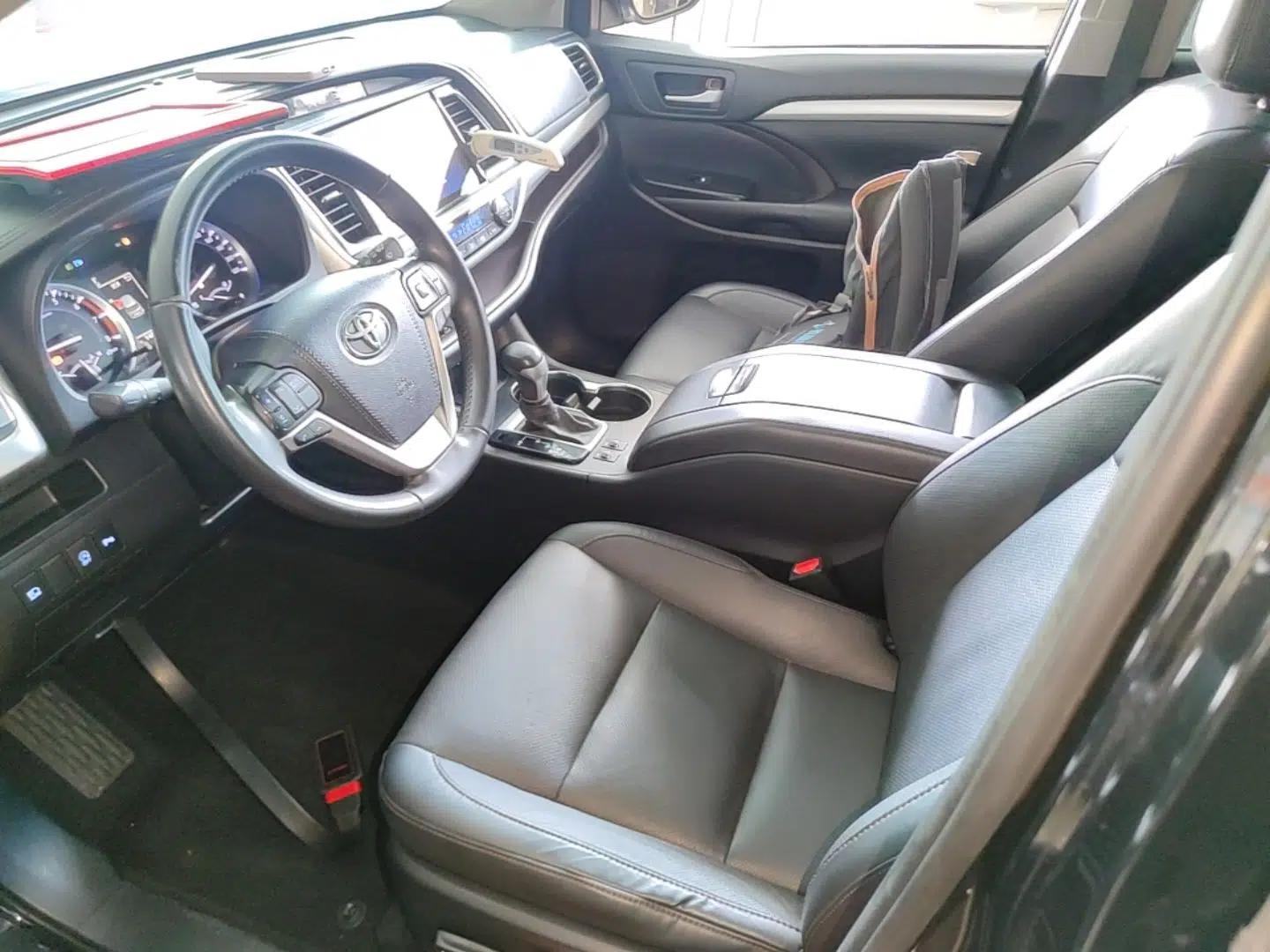 Toyota Highlander 2021 2.0T Four-Wheel Drive Luxury Edition 7 Seats — миниатюра 17
