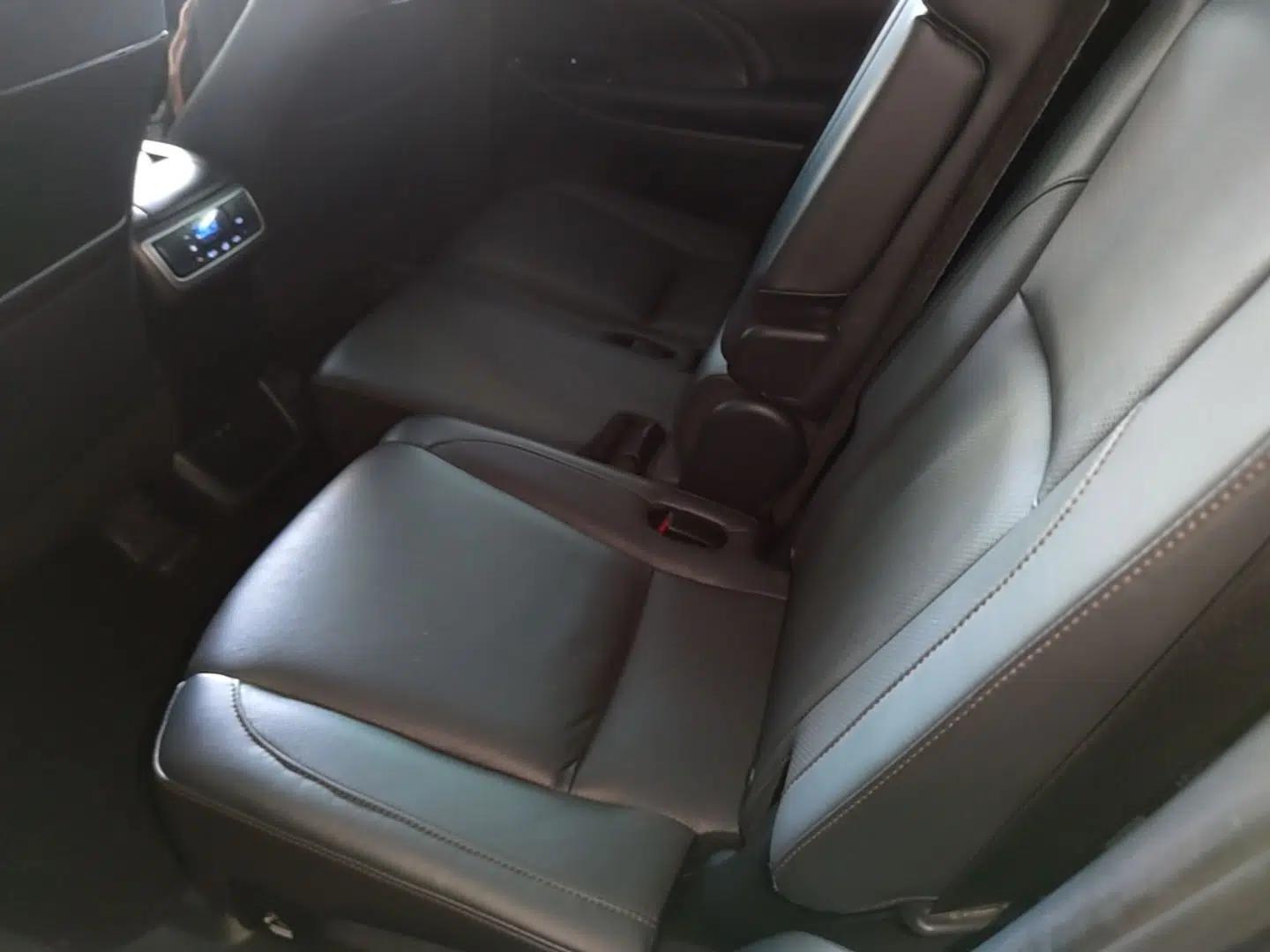 Toyota Highlander 2021 2.0T Four-Wheel Drive Luxury Edition 7 Seats — миниатюра 20