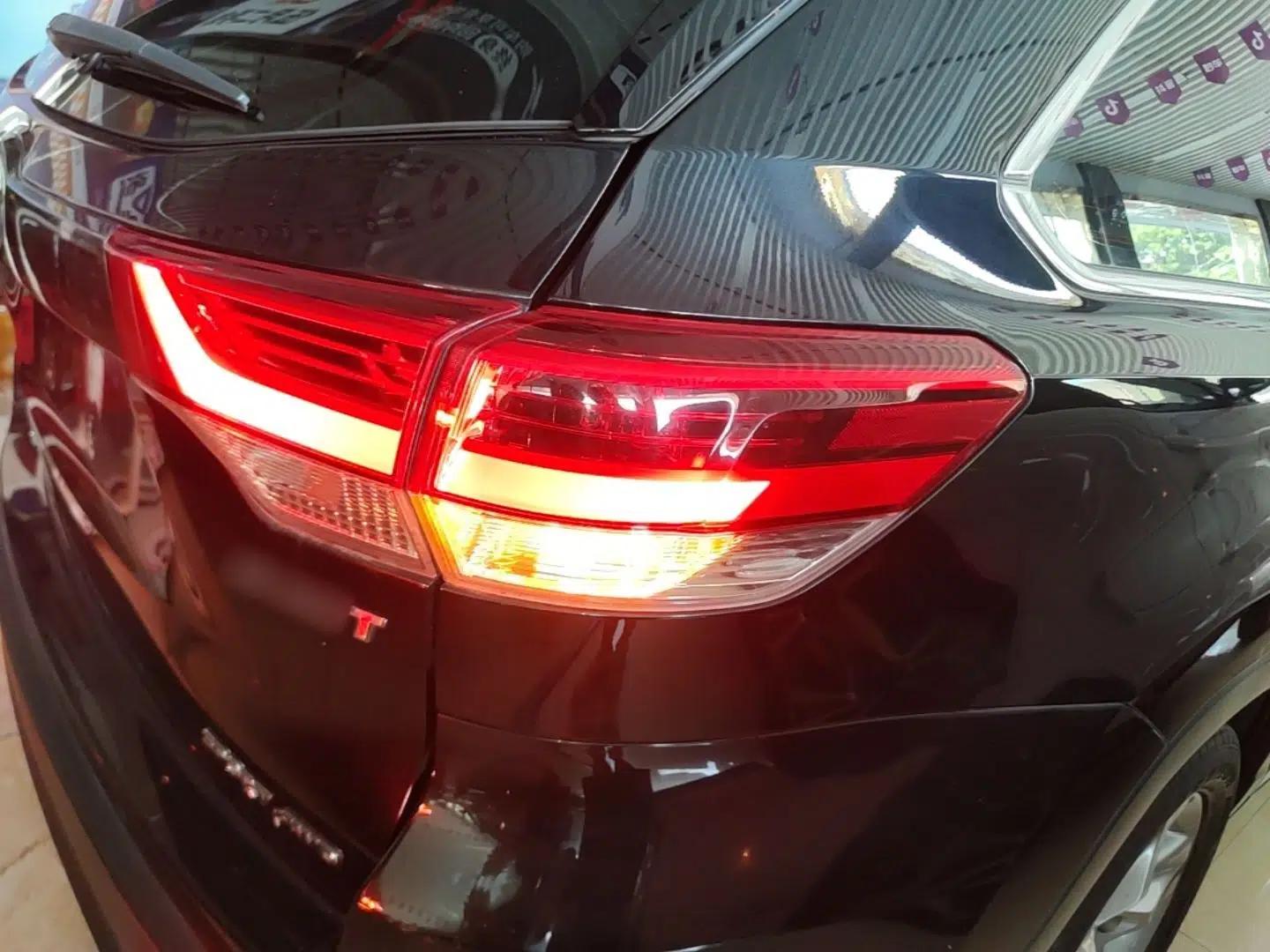 Toyota Highlander 2021 2.0T Four-Wheel Drive Luxury Edition 7 Seats — миниатюра 9