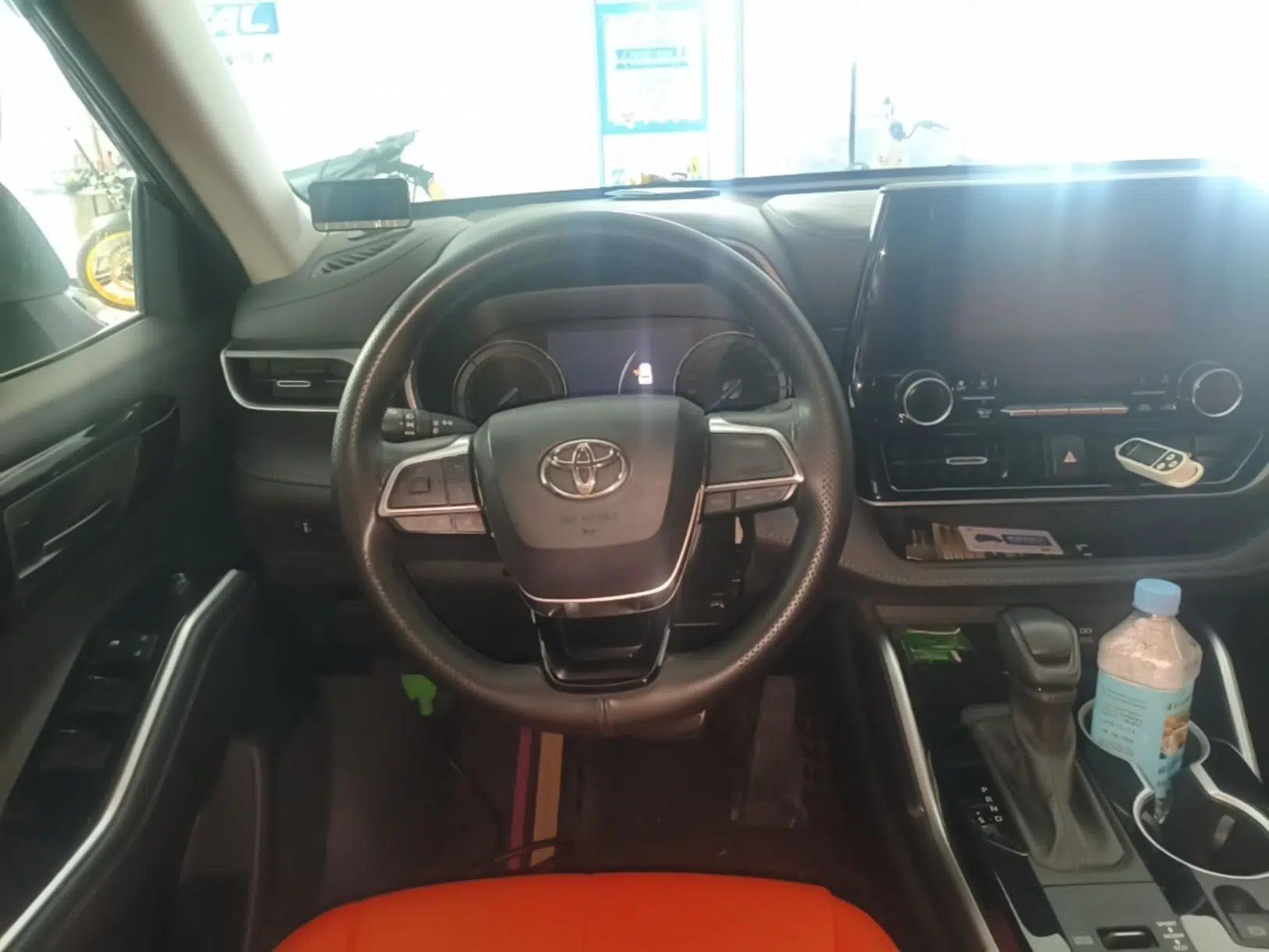 Toyota Highlander 2023 2.5L Smart Electric Hybrid Dual-Engine Two-Wheel Drive Elite Version 5 Seats — миниатюра 13