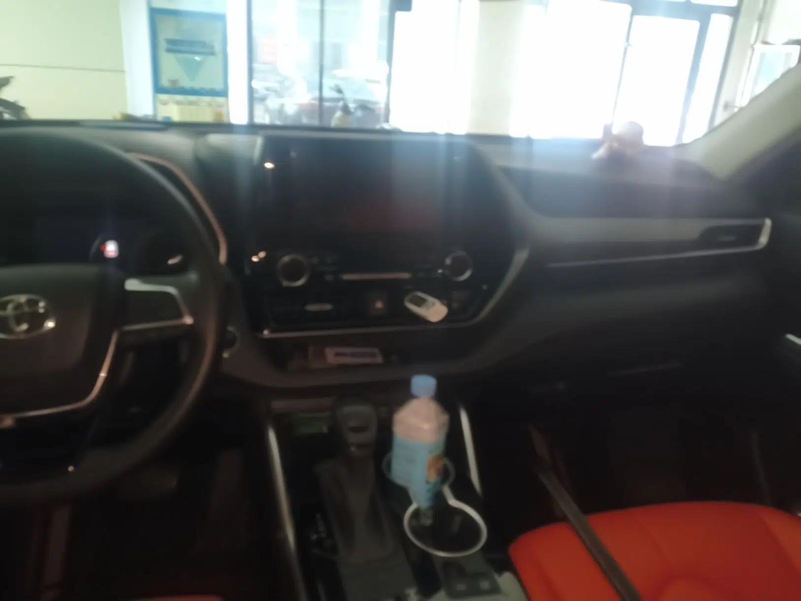 Toyota Highlander 2023 2.5L Smart Electric Hybrid Dual-Engine Two-Wheel Drive Elite Version 5 Seats — миниатюра 15