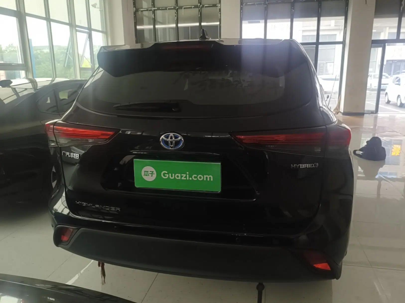Toyota Highlander 2023 2.5L Smart Electric Hybrid Dual-Engine Two-Wheel Drive Elite Version 5 Seats — миниатюра 5
