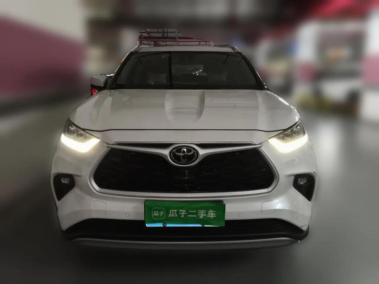 Toyota Highlander 2022 380T 4x4 Luxury Edition 7 Seats — миниатюра 2
