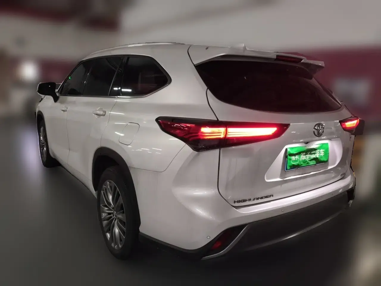 Toyota Highlander 2022 380T 4x4 Luxury Edition 7 Seats — миниатюра 4
