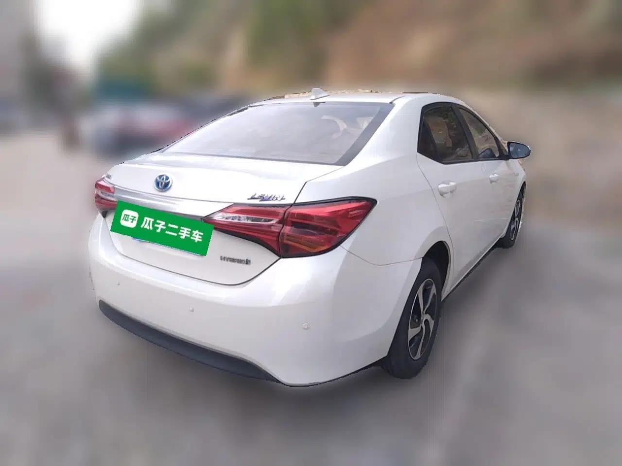 Toyota Levin 2017 Revised Dual-Engine 1.8H GS E-CVT Elite Sunroof Version China V Standard — миниатюра 6