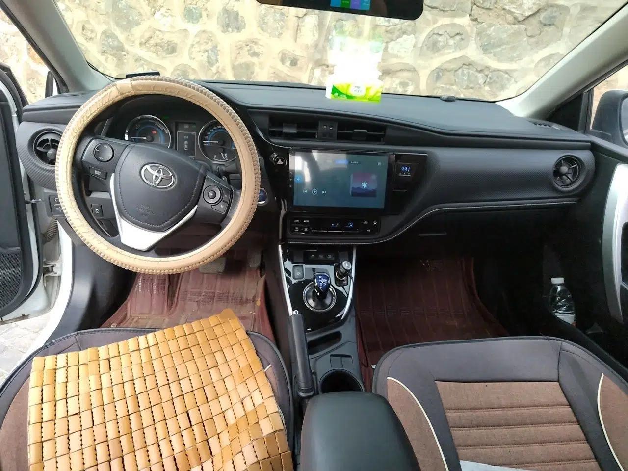 Toyota Levin 2017 Revised Dual-Engine 1.8H GS E-CVT Elite Sunroof Version China V Standard — миниатюра 9