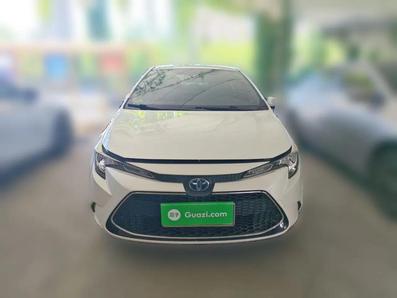 Toyota Levin 2021 Dual-Engine 1.8H E-CVT Luxury Edition — миниатюра 2