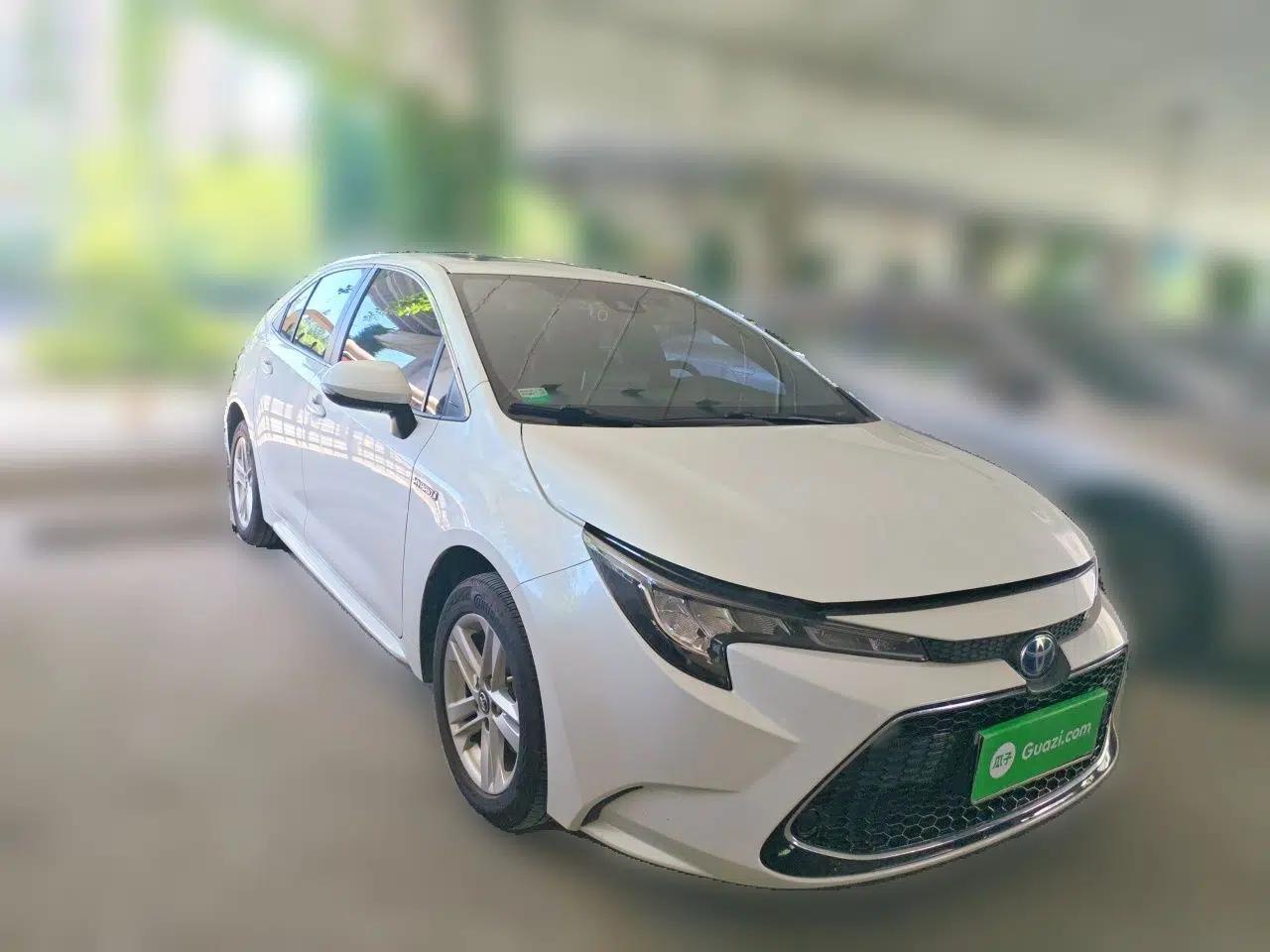 Toyota Levin 2021 Dual-Engine 1.8H E-CVT Luxury Edition — миниатюра 3