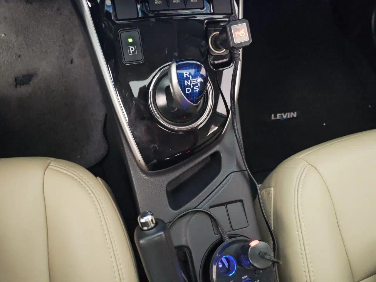 Toyota Levin 2016 Dual-Engine 1.8H GS E-CVT Elite Model with Sunroof — миниатюра 14