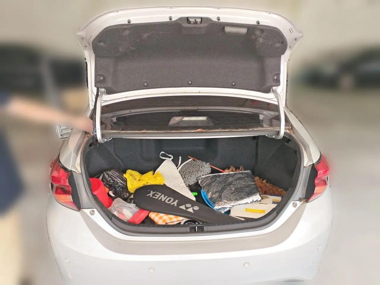 Toyota Levin 2016 Dual-Engine 1.8H GS E-CVT Elite Model with Sunroof — миниатюра 19