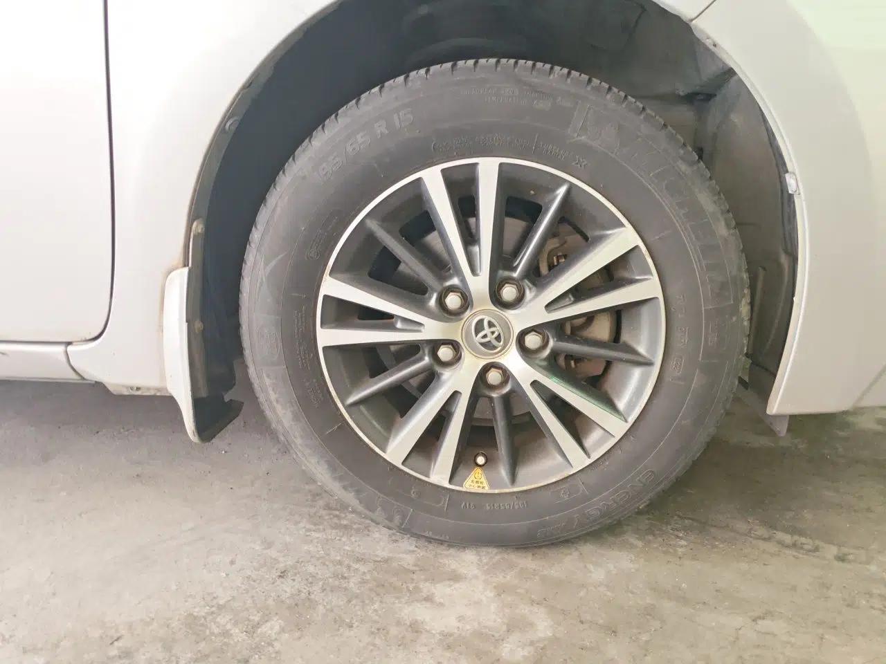 Toyota Levin 2016 Dual-Engine 1.8H GS E-CVT Elite Model with Sunroof — миниатюра 8