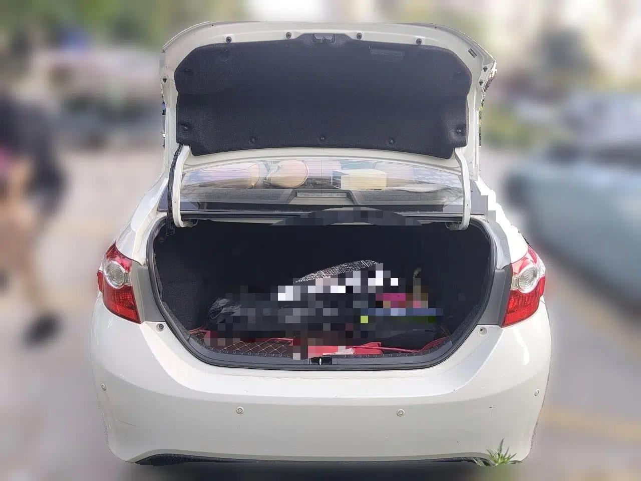 Toyota Levin 2014 1.6G CVT Elite Edition — миниатюра 19