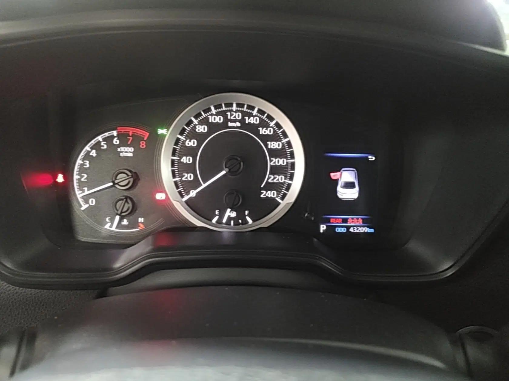 Toyota Levin 2021 185T CVT Sport Edition — миниатюра 14