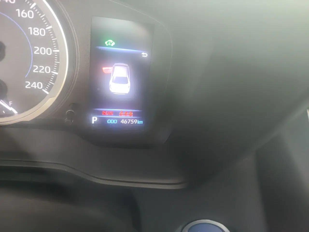Toyota Levin 2019 Dual-Engine 1.8H E-CVT Sport Edition China VI Standard — миниатюра 12