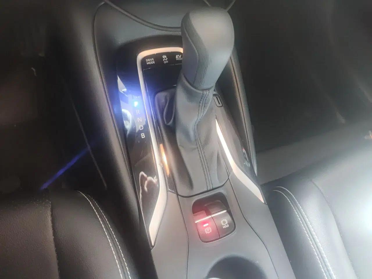 Toyota Levin 2019 Dual-Engine 1.8H E-CVT Sport Edition China VI Standard — миниатюра 14