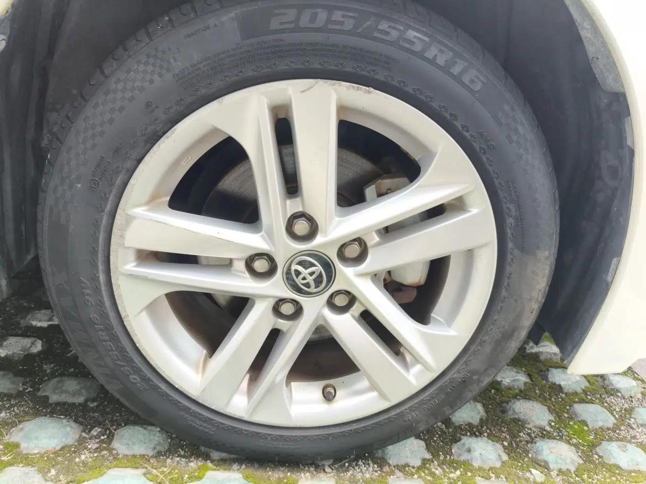Toyota Levin 2022 Dual-Motor 1.8H E-CVT Progressive Edition — миниатюра 8