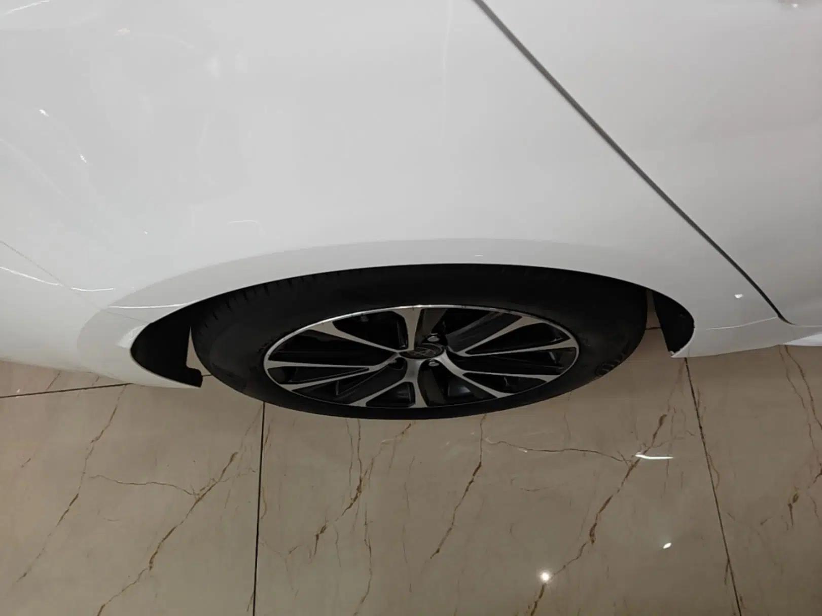 Toyota Levin 2023 Smart Electric Hybrid Dual-Engine 1.8L Luxury Edition — миниатюра 11