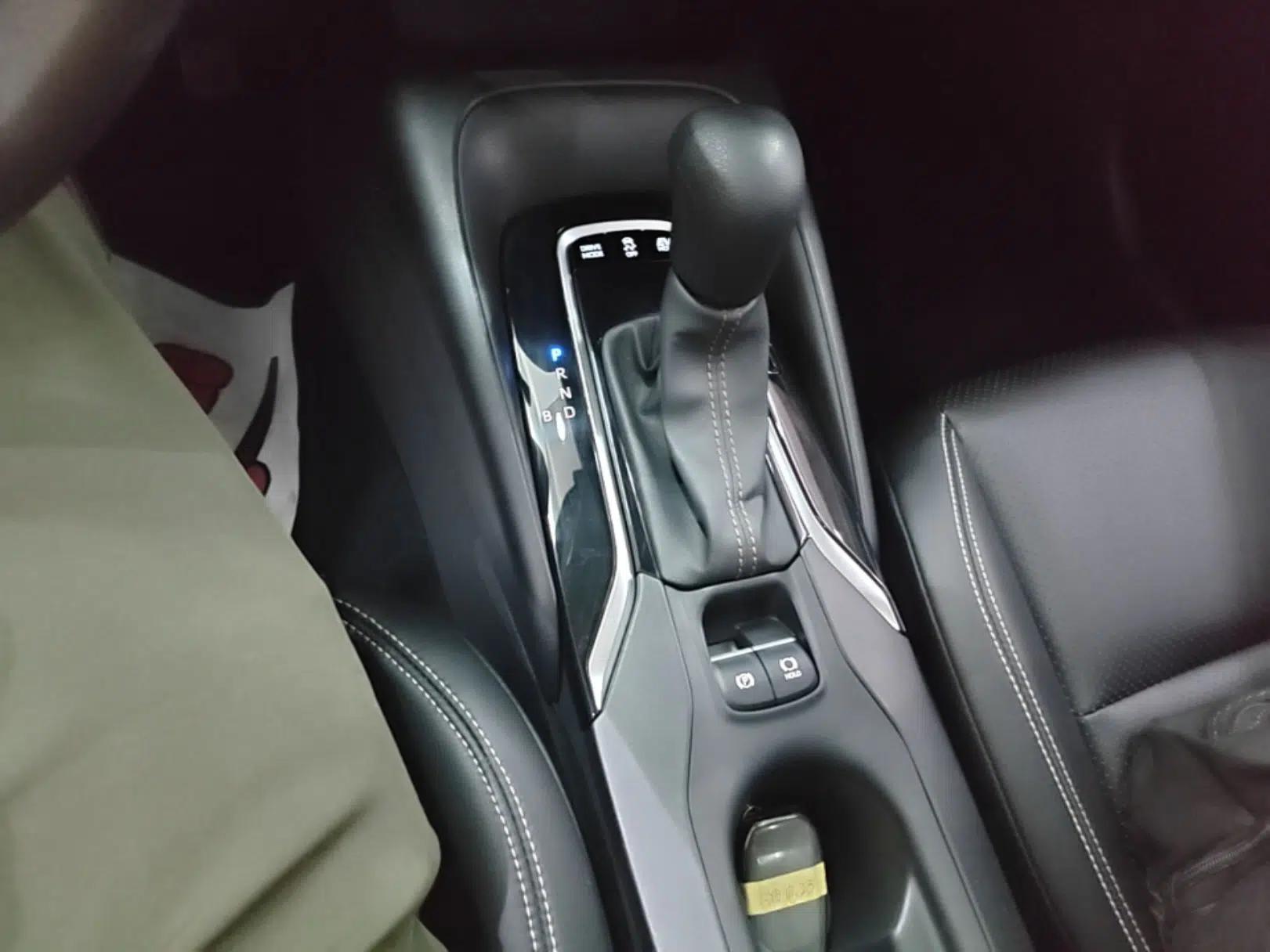 Toyota Levin 2023 Smart Electric Hybrid Dual-Engine 1.8L Luxury Edition — миниатюра 16