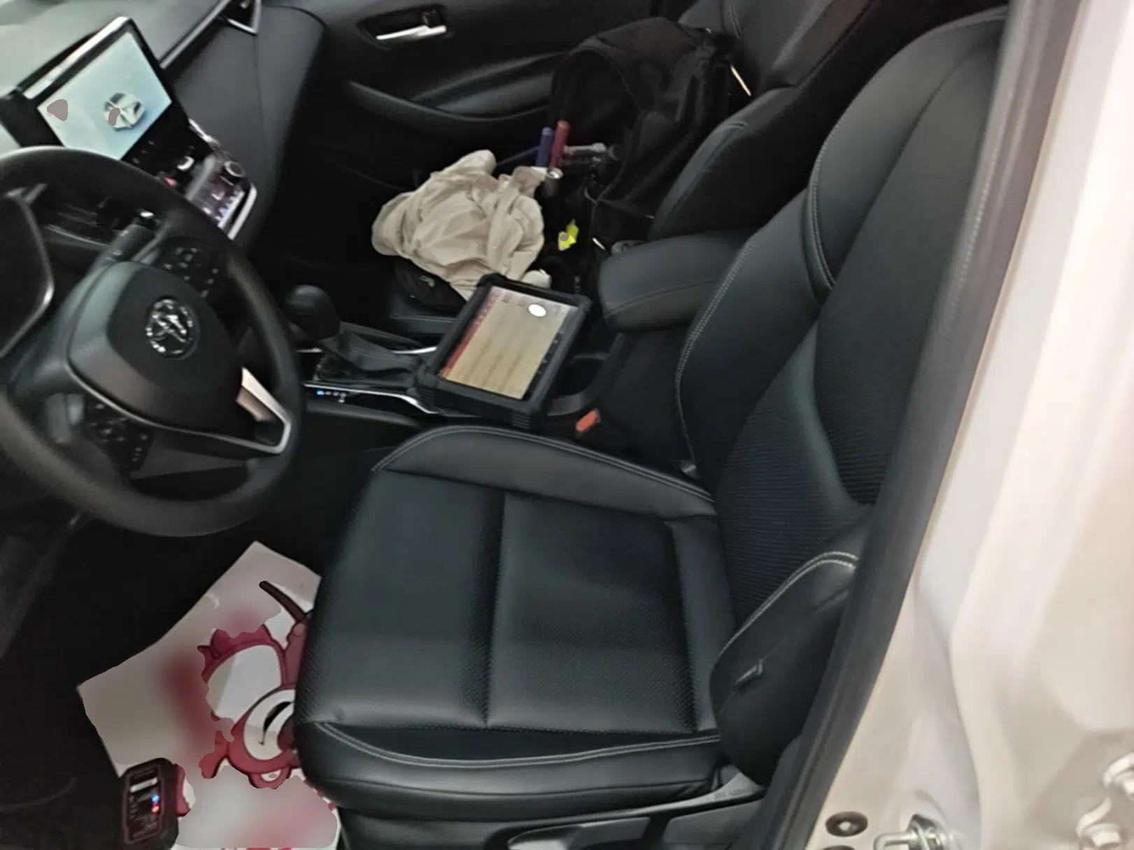 Toyota Levin 2023 Smart Electric Hybrid Dual-Engine 1.8L Luxury Edition — миниатюра 17