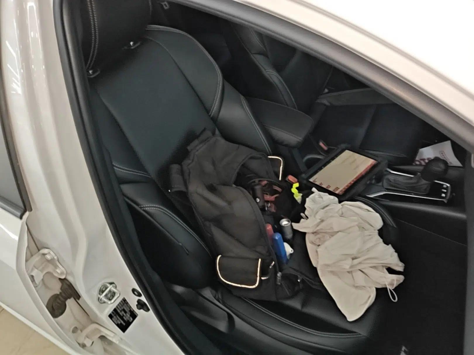 Toyota Levin 2023 Smart Electric Hybrid Dual-Engine 1.8L Luxury Edition — миниатюра 19