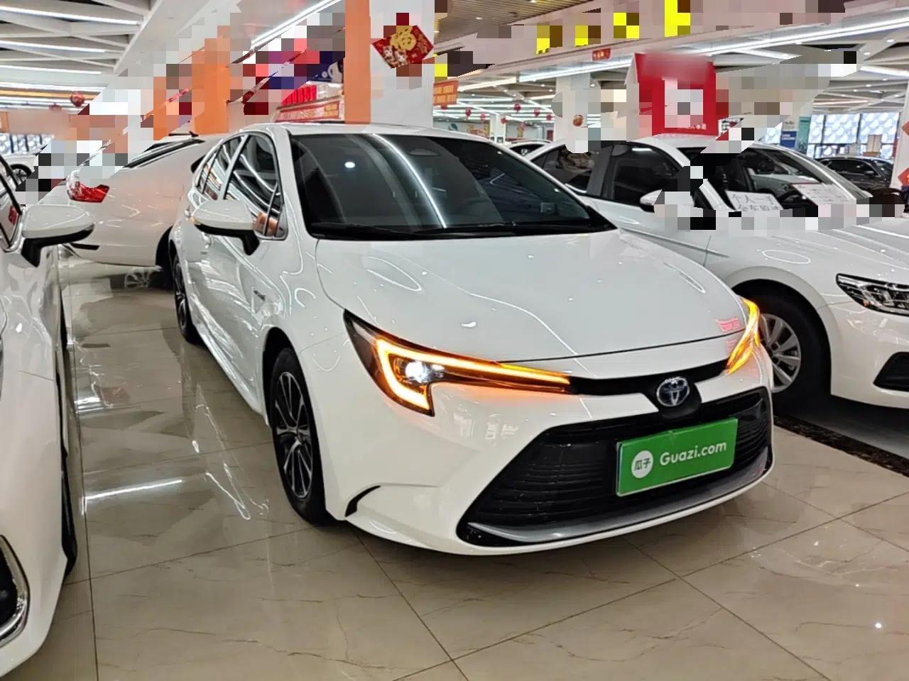 Toyota Levin 2023 Smart Electric Hybrid Dual-Engine 1.8L Luxury Edition — миниатюра 3