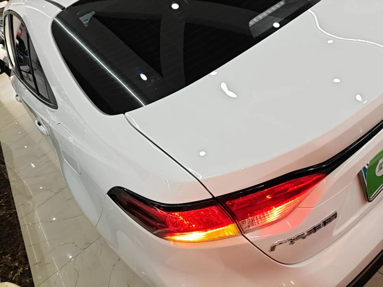 Toyota Levin 2023 Smart Electric Hybrid Dual-Engine 1.8L Luxury Edition — миниатюра 4