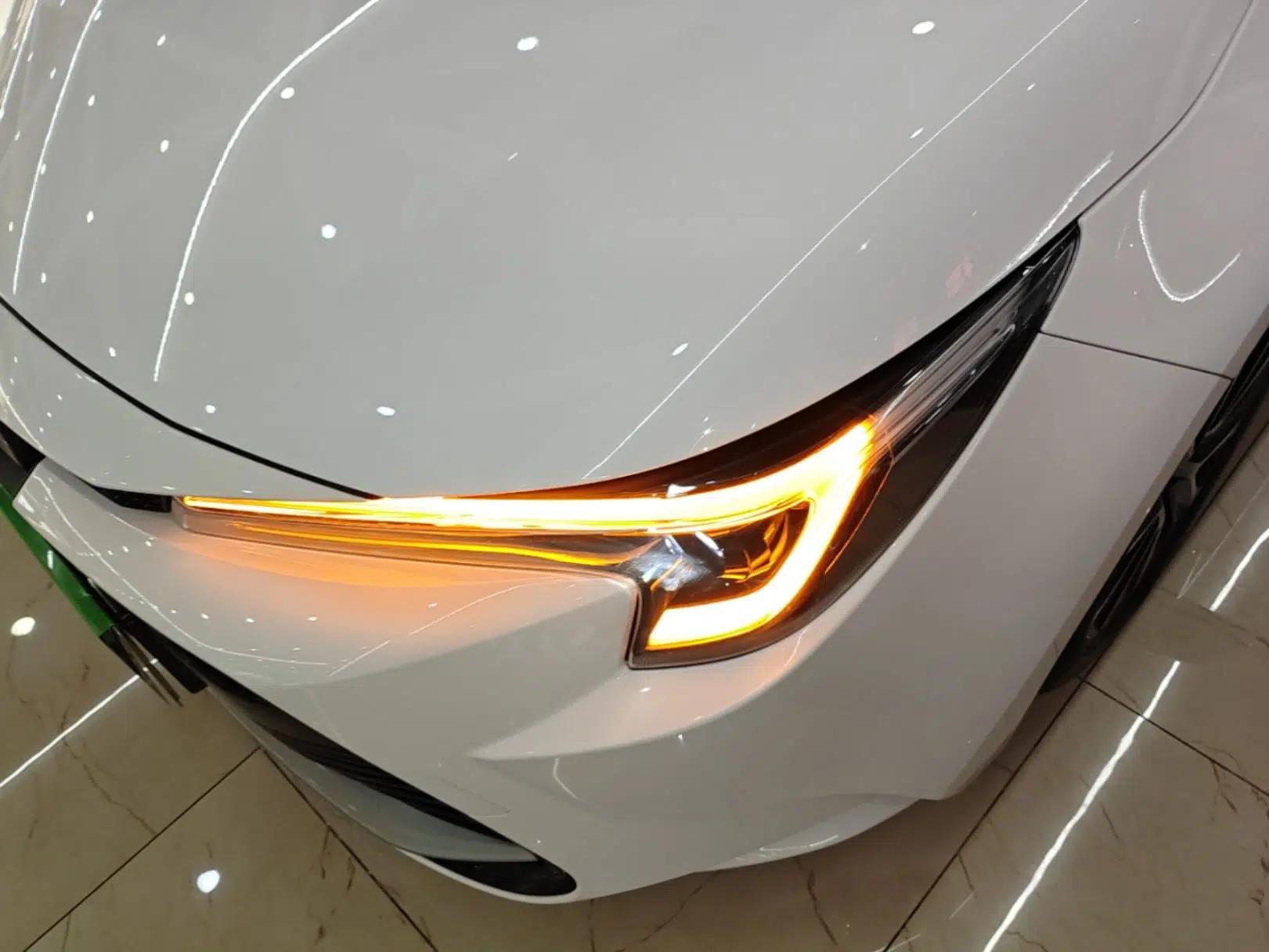 Toyota Levin 2023 Smart Electric Hybrid Dual-Engine 1.8L Luxury Edition — миниатюра 8