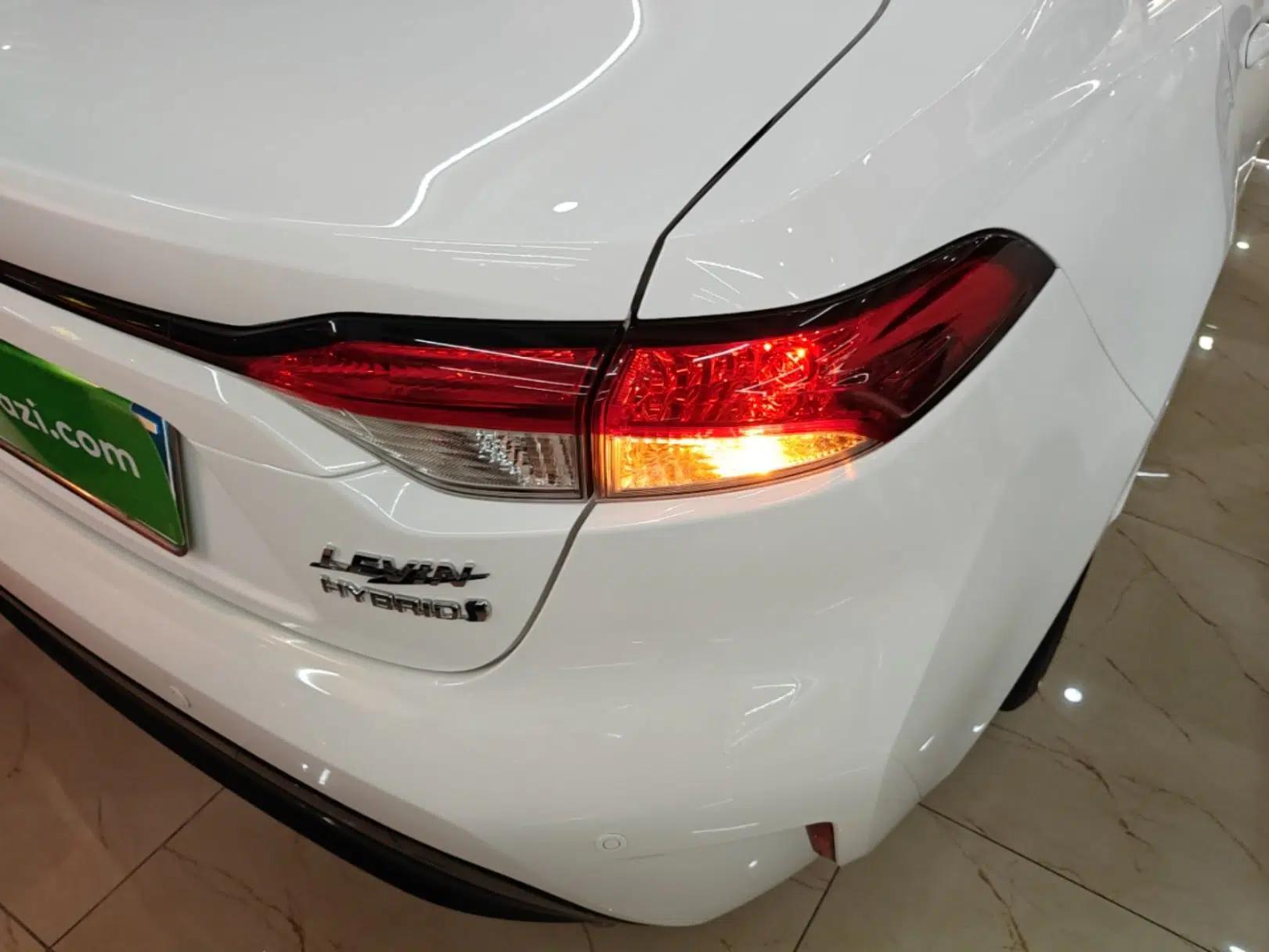 Toyota Levin 2023 Smart Electric Hybrid Dual-Engine 1.8L Luxury Edition — миниатюра 9