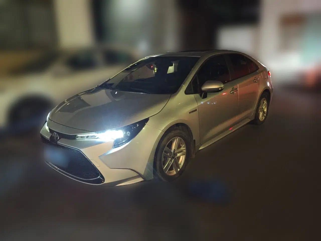 Toyota Levin 2021 Dual-Engine 1.8H E-CVT Luxury Edition — миниатюра 1