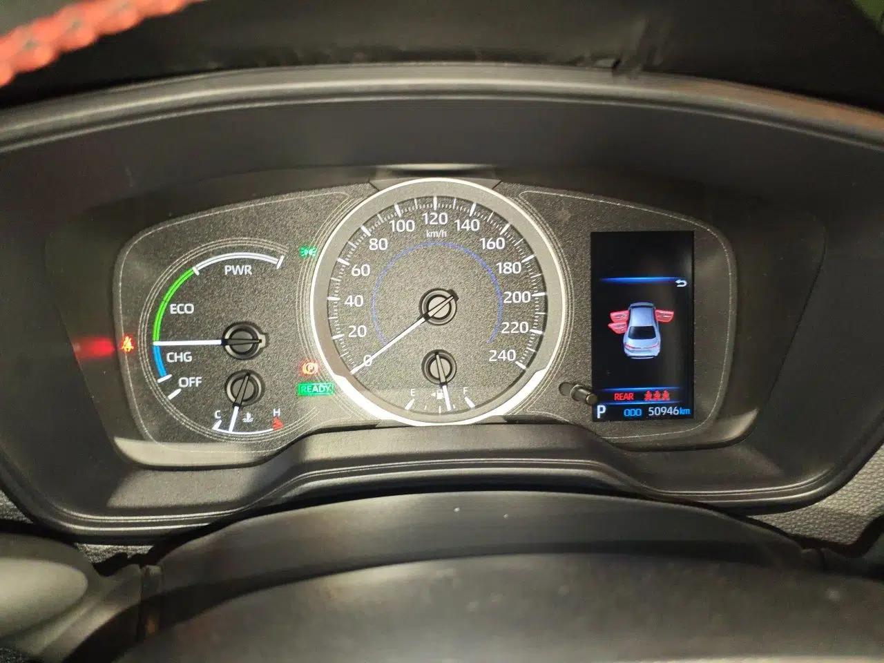 Toyota Levin 2021 Dual-Engine 1.8H E-CVT Luxury Edition — миниатюра 11