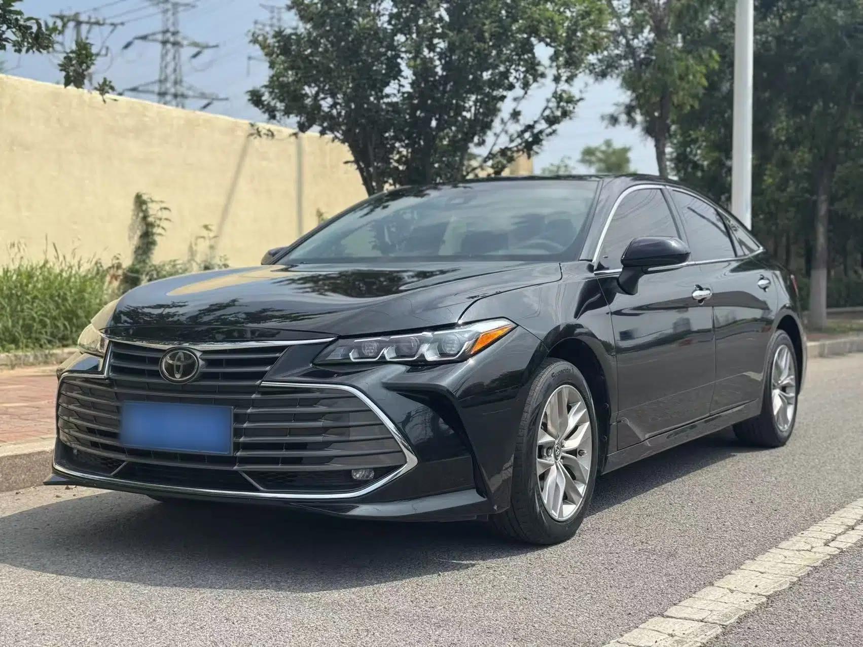 Toyota Avalon 2019 2.0L Luxury Edition China VI Standard — миниатюра 1