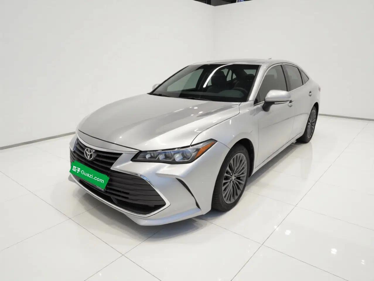 Toyota Avalon 2019 2.0L XLE Premium Edition China VI — миниатюра 1
