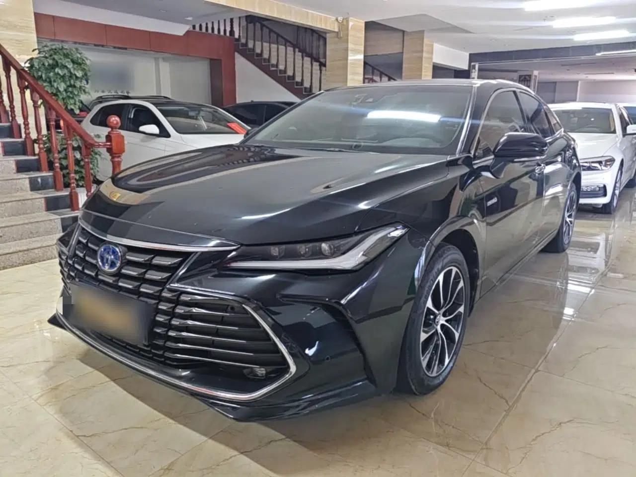 Toyota Avalon 2022 Dual-Engine 2.5L Luxury Edition — миниатюра 1