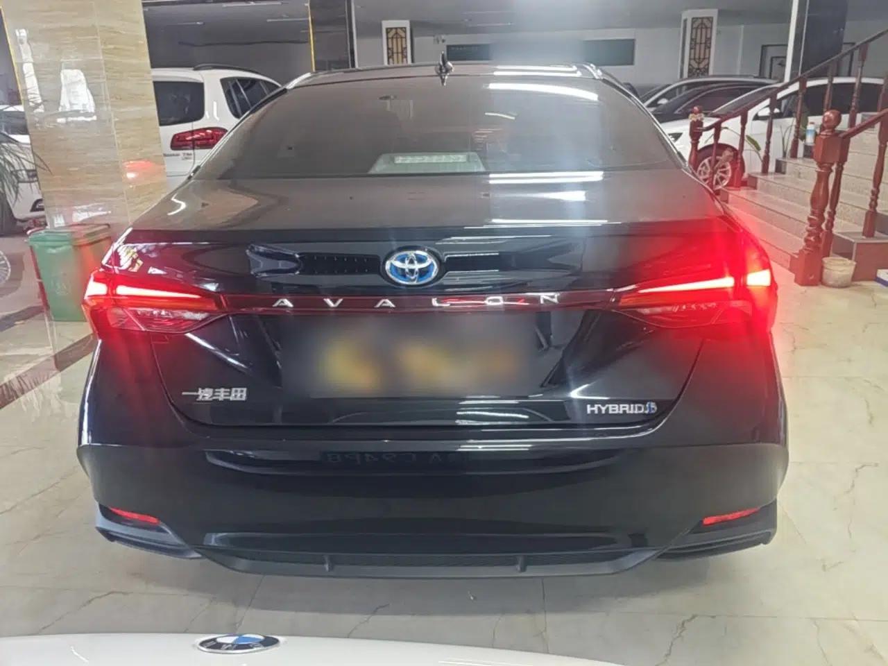 Toyota Avalon 2022 Dual-Engine 2.5L Luxury Edition — миниатюра 5