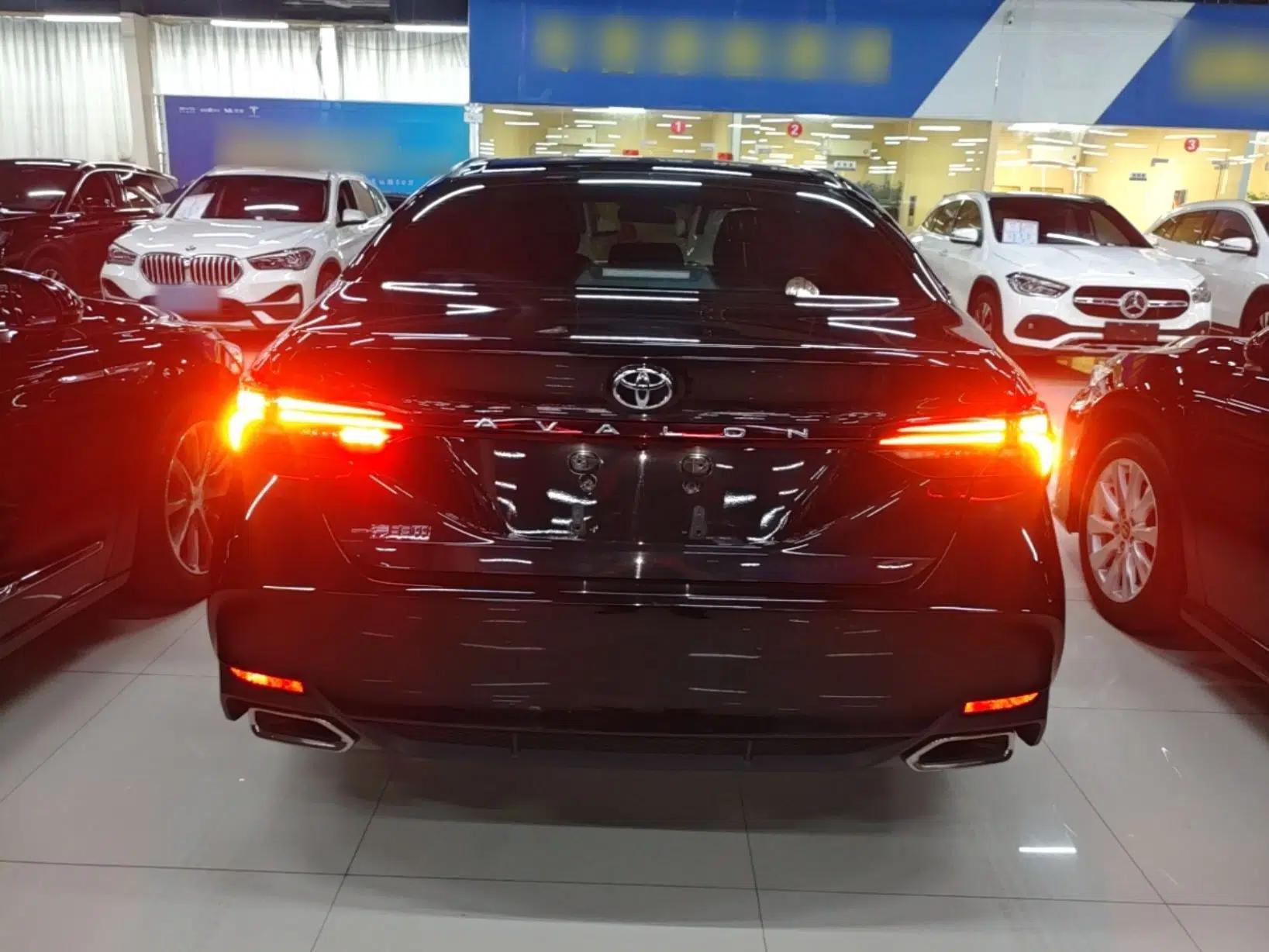 Toyota Avalon 2022 2.0L Luxury Edition — миниатюра 5