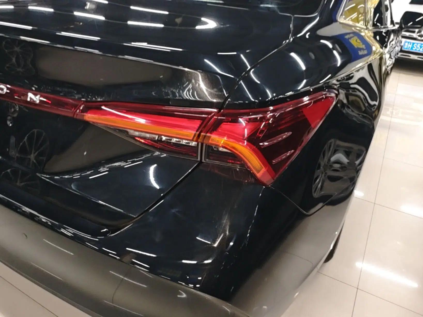 Toyota Avalon 2022 2.0L Luxury Edition — миниатюра 9