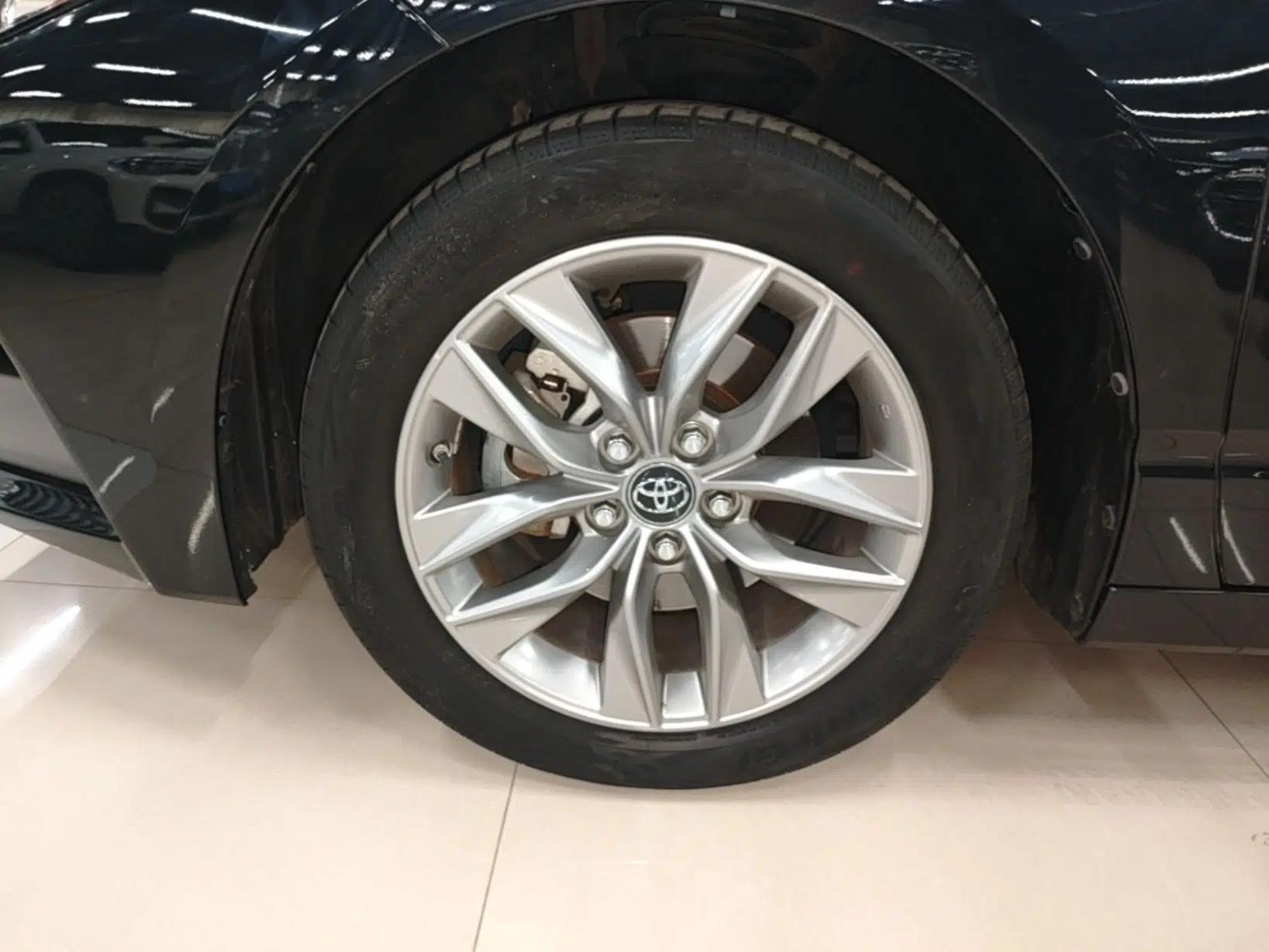 Toyota Avalon 2022 2.0L Luxury Edition — миниатюра 10