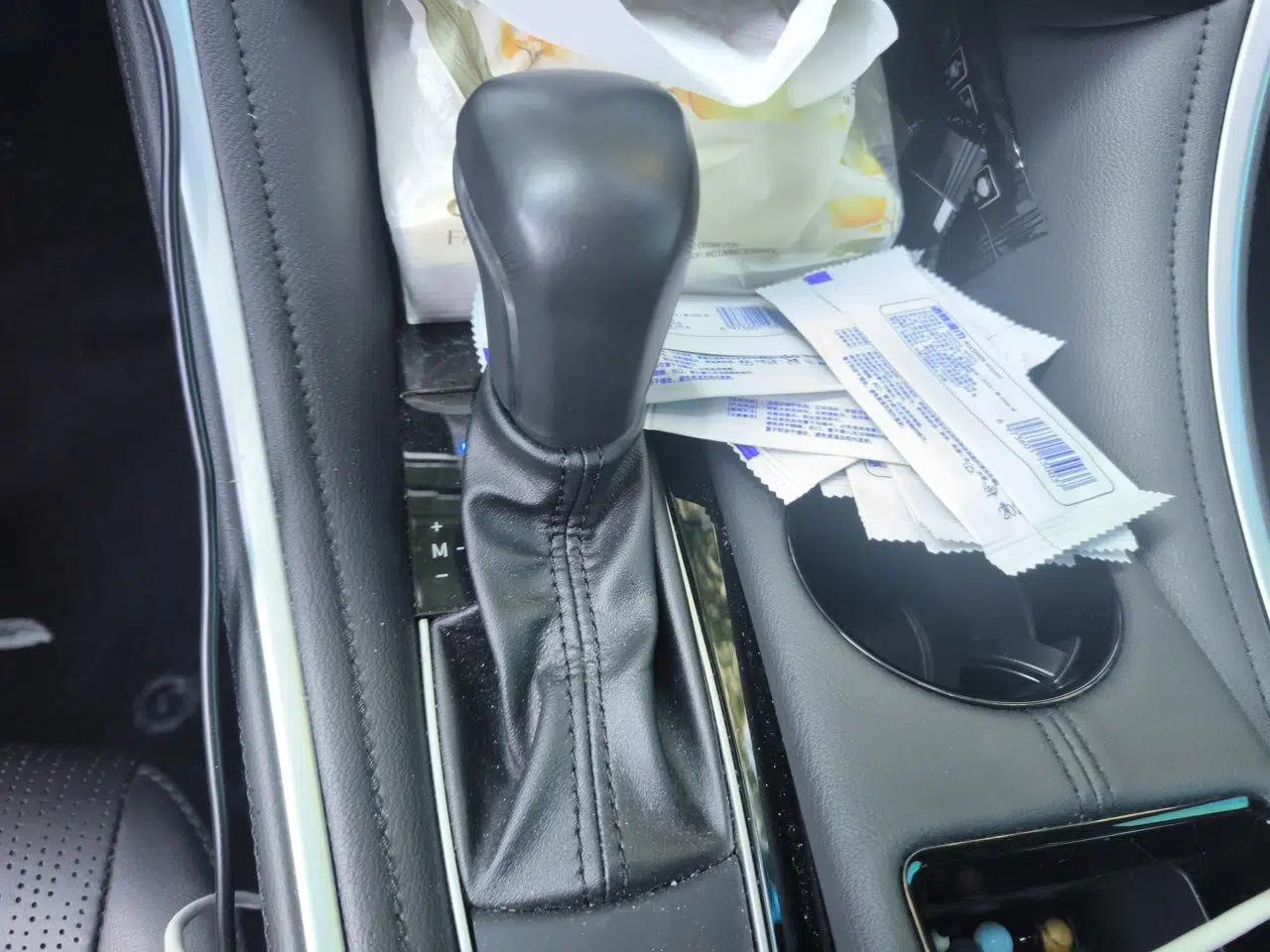 Toyota Avalon 2024 2.0L Premium Edition — миниатюра 14