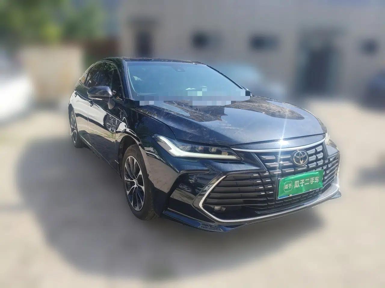Toyota Avalon 2023 2.0L Premium Edition — миниатюра 3