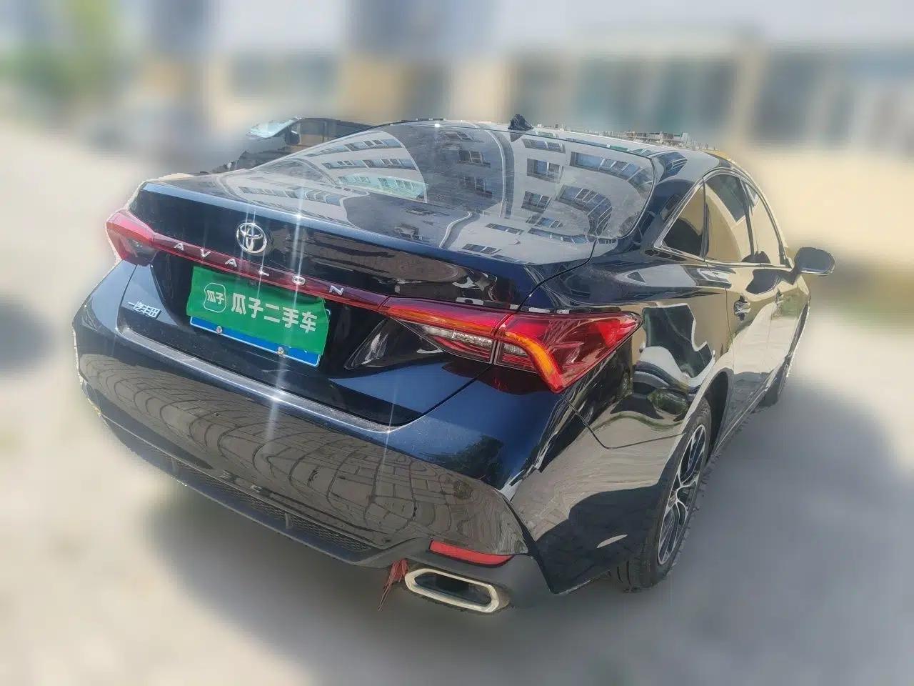 Toyota Avalon 2023 2.0L Premium Edition — миниатюра 6